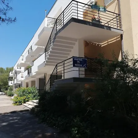 Val Apartment